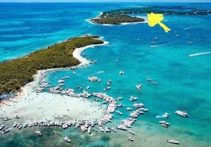 3b/3b, whole house generator, 238 steps to Coco Bay. Sleeps 4-6-8. City water.