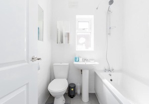 Charming 3-Bed Apartment in Romford