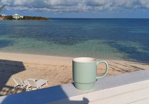 Coco Bay House + Private Beach + Near Public Dock + Green Turtle Cay