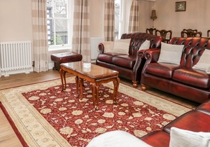 FORREST'S YARD 2, pet friendly, character holiday cottage in Kendal