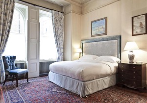 Gledhow Gardens by Onefinestay