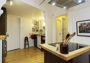 Hampstead Village Mews, by Veeve