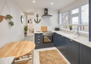 Host & Stay - Retreat By The Sea