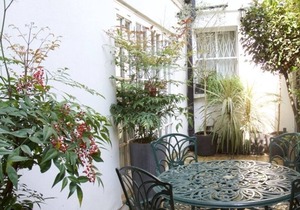 Kensington two bedroom apartment for holidays in London