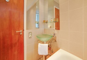 Lovely Apartment in London with Jacuzzi