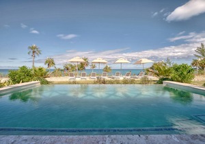 New Luxury Beachfront Villa w/Private Htd Pool, Resort Privileges, Generator