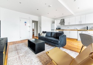 Nice Bayswater 2 BR on Queensway opp. Underground stn, by Blueground