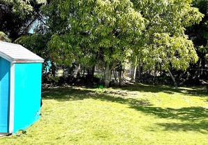 Queen apartment with generator, washing machine and yard for relaxation