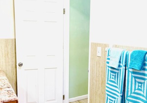 Queen apartment with generator, washing machine and yard for relaxation