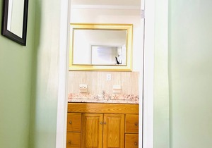 Queen apartment with generator, washing machine and yard for relaxation