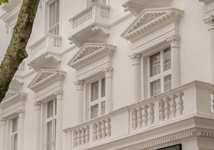 Sonder The Henry | Spacious Queen Room