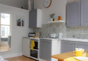 Striking Seaside One Bed Balcony Flat in Brighton