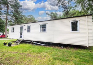 Superb caravan for hire at Wild Duck Holiday Park in Norfolk ref 11196SC