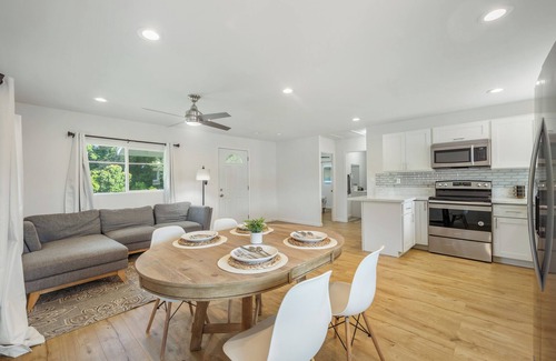 Wahiawa House | 2BR Wahiawa Sleeps 4 + AC WiFi Parking + Surf & Hike