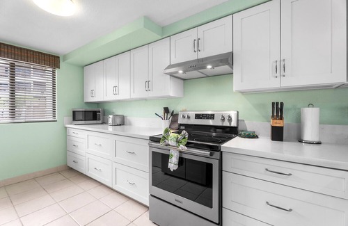 Kahaluu-Keauhou Condo | 5-STAR KONA COAST RESORT 2 bedr/2 bath Top Floor, AC, Unit#8-204!