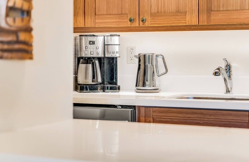 Napili Condo | Just steps to the beach Napili Shores Resort