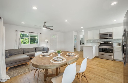Wahiawa House | Oahu 2BR - Sleeps 4, WiFi + Surf, Hike, All access