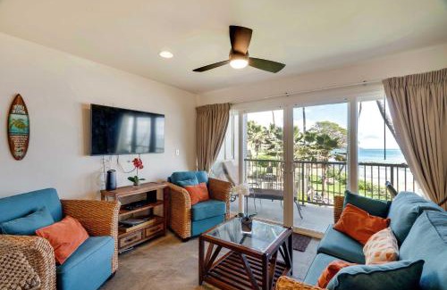 Wailua Apartment | Waipouli Beachfront Condo with Balcony and Ocean Views