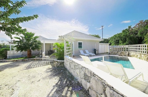 Governor's Harbour House | 𓇼Elegant 2BR Villa w/Private Pool, Generator & Beach Cart𓇼