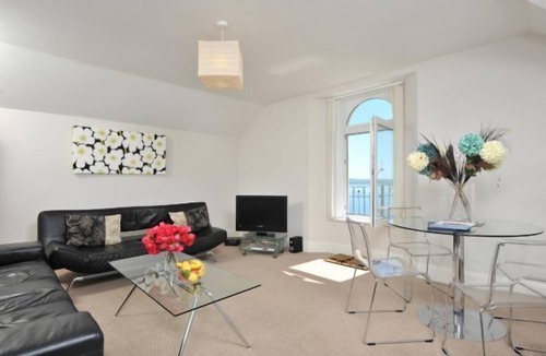 Torquay City Centre Cottage | 1 Astor House - stunning south facing uninterrupted sea views with balcony