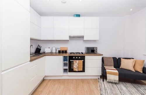 Aylesbury Apartment | 1 Bed Apartment in Aylesbury, by ARP HOMES, Town Centre, Perfect Location for Business & Long Stays