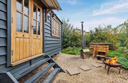 Gumley Cottage | 1 Bed in Lutterworth (oc-93760)