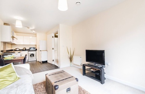 Churchill Apartment | 1-Bed - Sleeps 2 - near Victoria Coach Stn