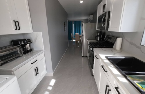 Rokers Point Apartment | 1 bedroom 1 bathroom beach house, beach right at your door steps