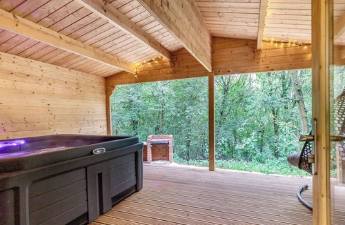 Freehay Ski Chalet | 1 bedroom accommodation in Freehay, Cheadle