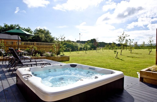 Hassocks Ski Chalet | 1 bedroom accommodation in Hassocks