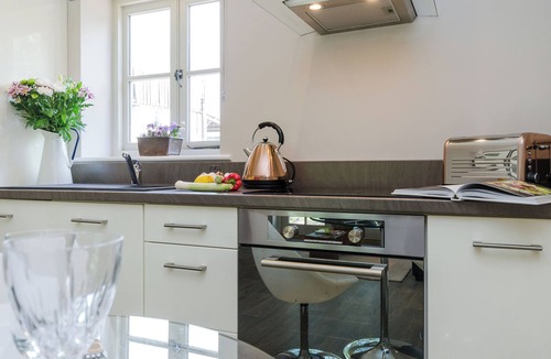 Alfreton Cottage | 1 bedroom accommodation in Shirland, near Alfreton