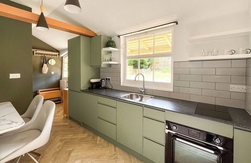 Dorking Cottage | 1 bedroom accommodation in Dorking