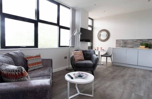 Central Milton Keynes Apartment | 1 bedroom Apartment - Sleeps up to 2 with double bed