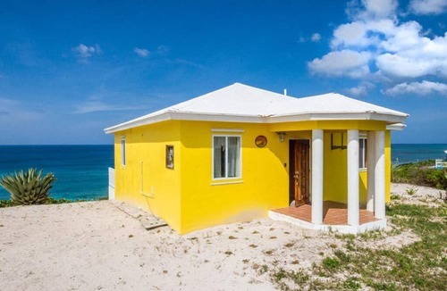 Cat Island Villa | 1 Bedroom, Beach Cottage at The Ocean Dream eco friendy Retreat