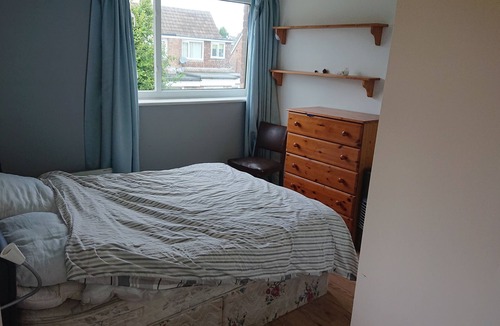 Parbold Apartment | 1 bedroom flat next to a river (sleeps 4)