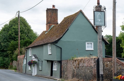Saffron Walden Cabin | 1 Cosy Cabin at 15th C Pub