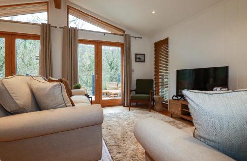 Looe House | 1 Streamside