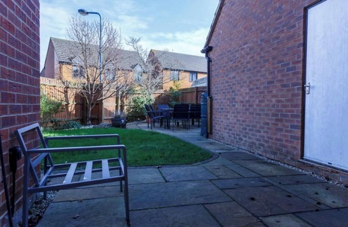 Milton Keynes House | 10 Guests - 5 Bedrooms - Free Parking - Lux House