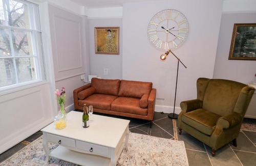 Cheltenham Apartment | 12 Montpellier Arcade