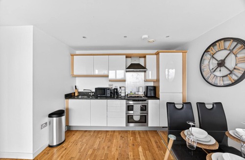 Central Milton Keynes Apartment | 12th Street Apartment City Centre Balcony Free Parking Fast WiFi Yoko Property