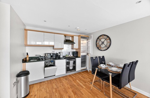Central Milton Keynes Apartment | 12th Street Apartment City Centre Balcony Free Parking Fast WiFi Yoko Property