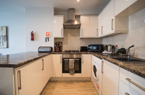 Torquay City Centre Cottage | 15 Trinity Mews - coaching mews just a few steps from harbour and town centre in quiet cul de sac -