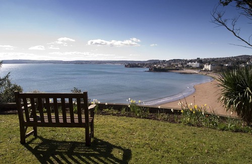 Torquay City Centre Cottage | 16 Astor - one bed apartment with juliette balcony and stunning uninterrupted sea views