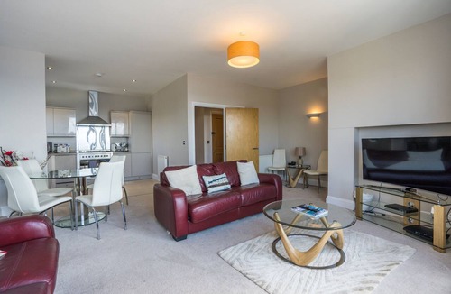 Torquay City Centre Apartment | 17 Astor House - premier apartment with stunning south facing uninterrupted sea views with juliette