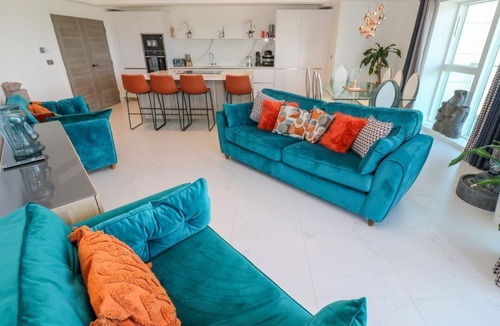 Newquay City Centre Apartment | 17 Cliff Edge Newquay Cornwall