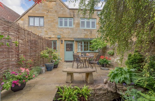 Stanton Cottage | 17th century holiday cottage in the Cotswolds - Midsummer Cottage