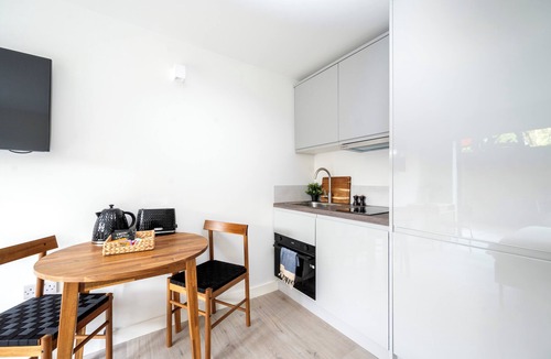 South Harrow Apartment | 190 Northolt Road - Campus Accommodation