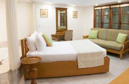 Bell Channel Bay Resort | 1BD Studio at The Marlin resort with kitchen and AC in Freeport
