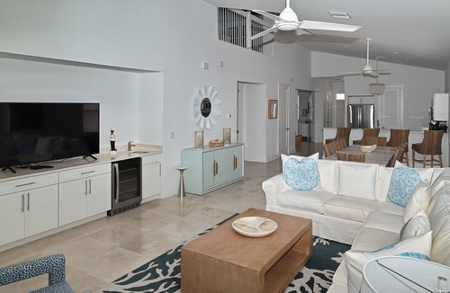 Treasure Cay Resort | 1st Class Beachfront condo!