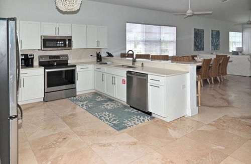 Treasure Cay Resort | 1st Class Beachfront condo!
